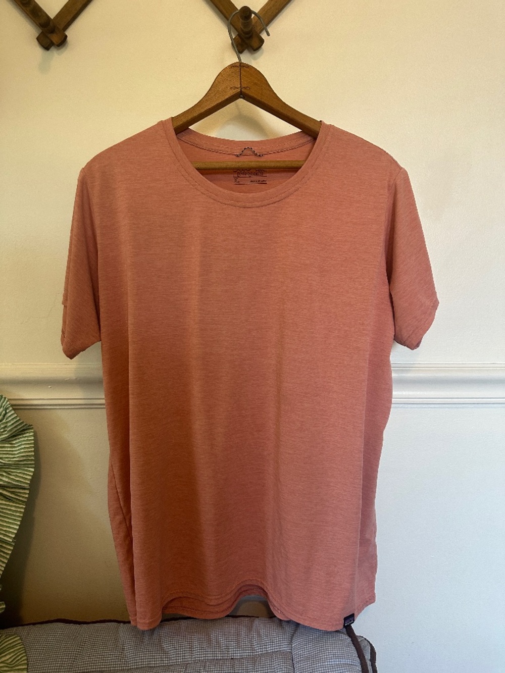 Patagonia Capilene Cool Trail T-Shirt Pink XL